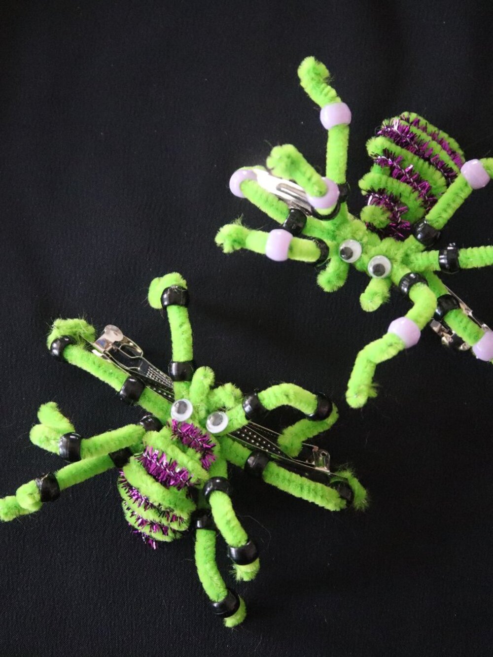 Halloween French barrette spider green & black 4" x 4"